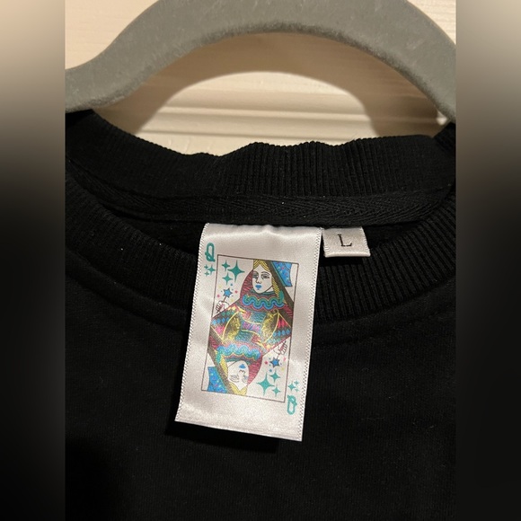 Queen of Sparkles NWT 🐴✨ Horseshoe Shoulder Pad Sweater Tank Size L Black - Picture 3 of 4